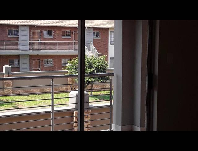 2 BEDROOM APARTMENT FOR SALE IN STONERIDGE